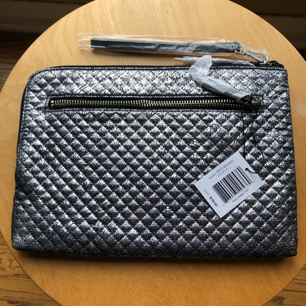 Vera Bradley Iconic RFID Wristlet